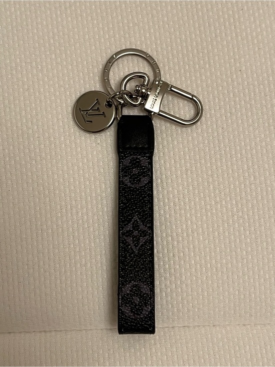 Louis Vuitton Accessories - Louis Vuitton Black Monogram Wrist Strap Key Holder with Silver Hardware